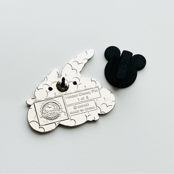 2023 Disney Hidden Mickey Mystery Pin Fantasia - Pegasus Mystical Flying Horse - Picture 5 of 6